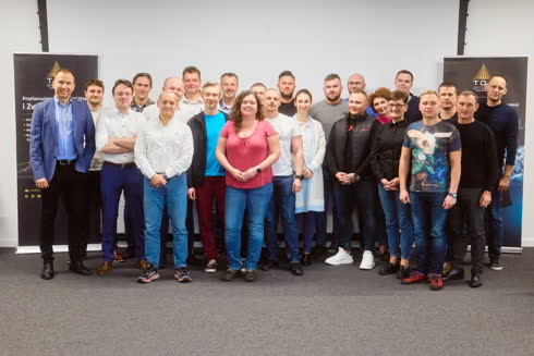 Grupa uczestników po zakończeniu warsztatu TOC+DNA